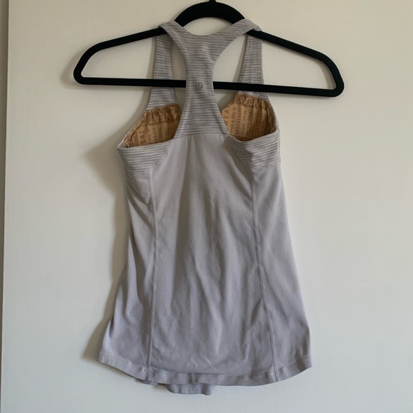 Lululemon Athletica Grey /White Striped Built in Bra Racerback Tank Top size 4 - Picture 2 of 8